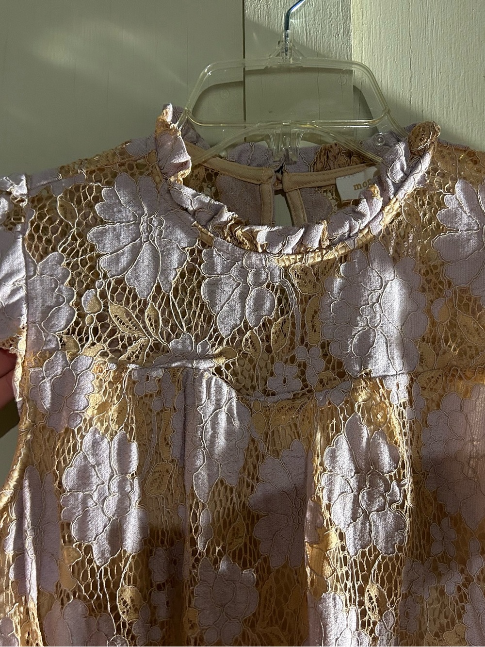 Monteau Los Angeles Floral Lace Ruffle Keyhole Blouse Top Lavender Tan M - Picture 3 of 7